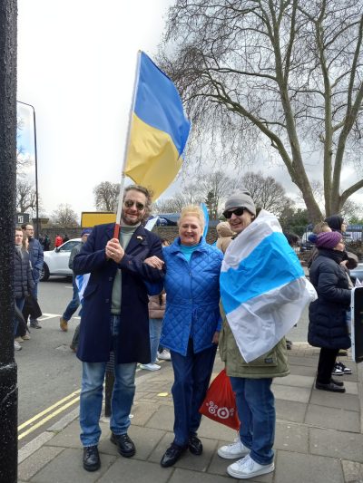Alinka walking with Ukranians in London
